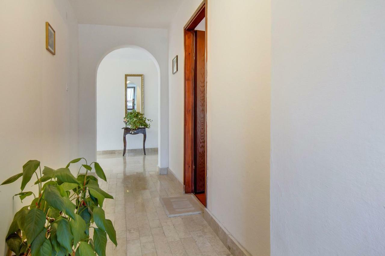 Apartments Mirella มาลีโลชินจ์ ภายนอก รูปภาพ