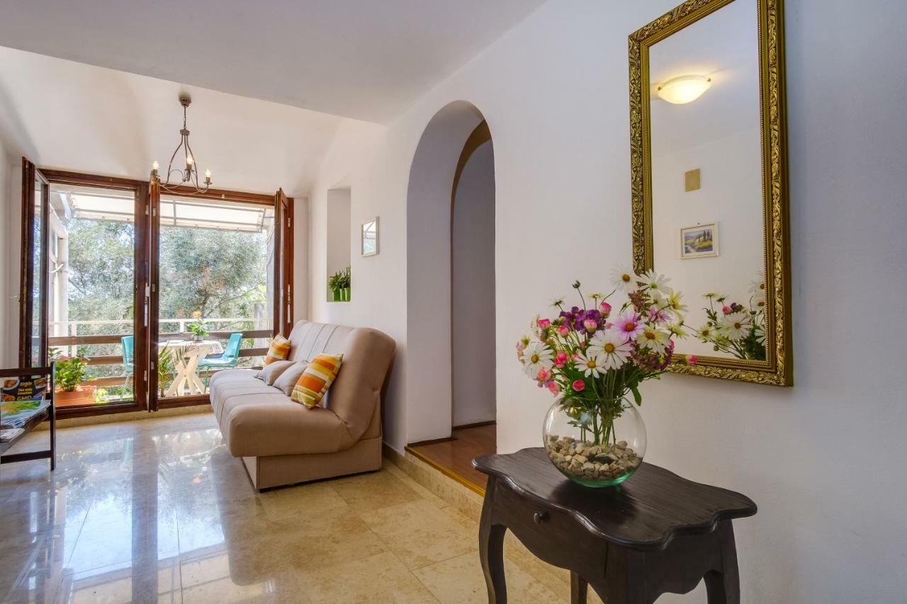 Apartments Mirella มาลีโลชินจ์ ภายนอก รูปภาพ