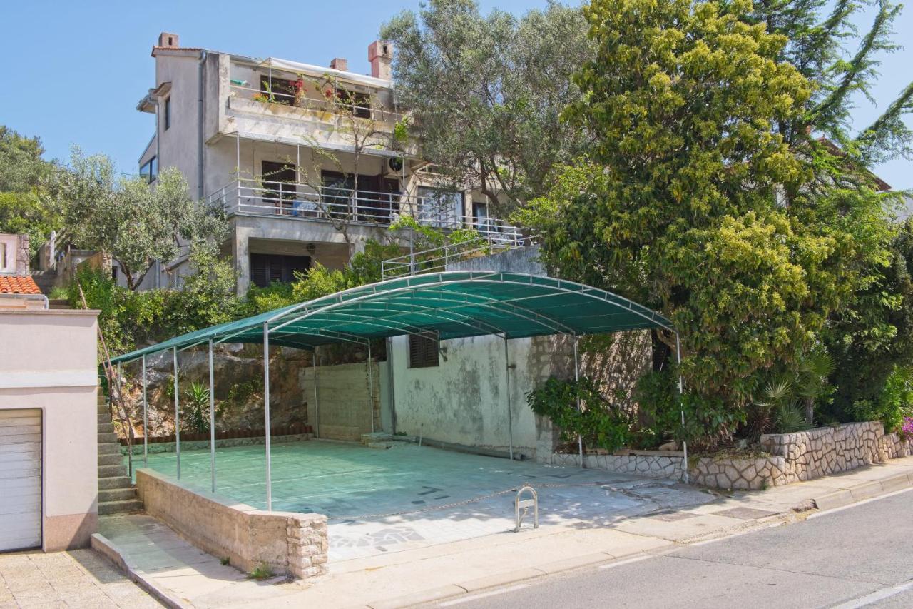 Apartments Mirella มาลีโลชินจ์ ภายนอก รูปภาพ